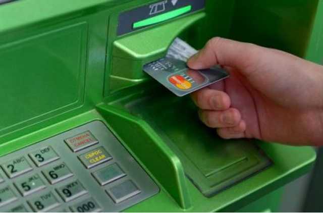 В Приватбанке невозможно снять деньги: подробности нового громкого скандала