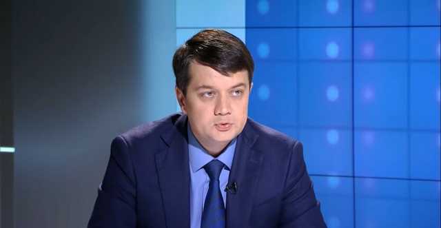 Разумков признался, как научился убеждать Зеленского