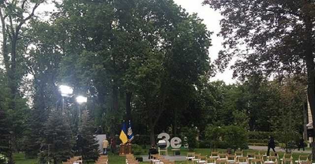 Маски, антисептик и свежий воздух: как происходит подготовка к пресс-конференции Президента