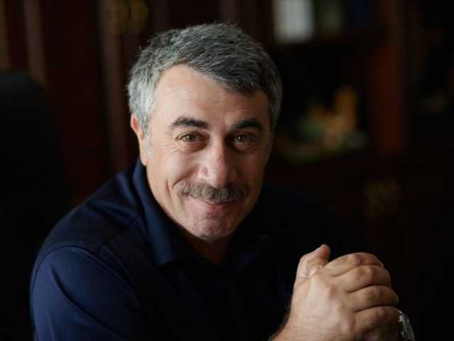 Доктор Комаровский рассказал, где риск встретить коронавирус выше всего