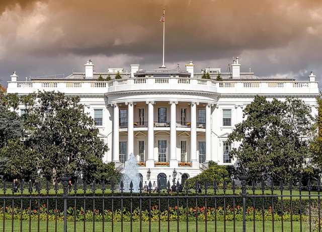 Советник Трампа обвинил РФ в слежке за Белым домом