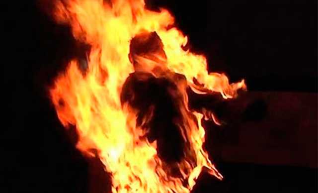 На Запорожье мужчина устроил самосожжение