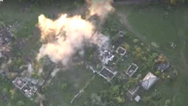 Украинский волонтер показал мощный удар «третьей силы» по позициям боевиков