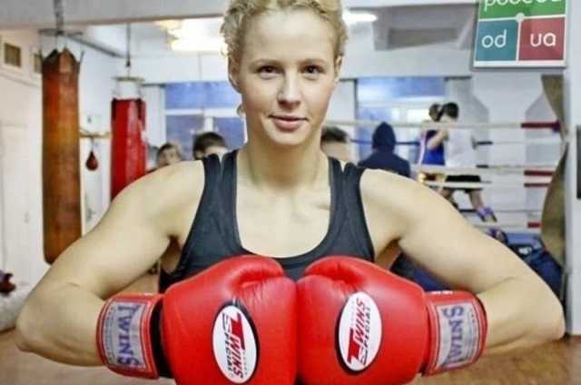 Боец ММА Колесник заступилась за Усика и вызвала на дуэль телеведущую Соколову