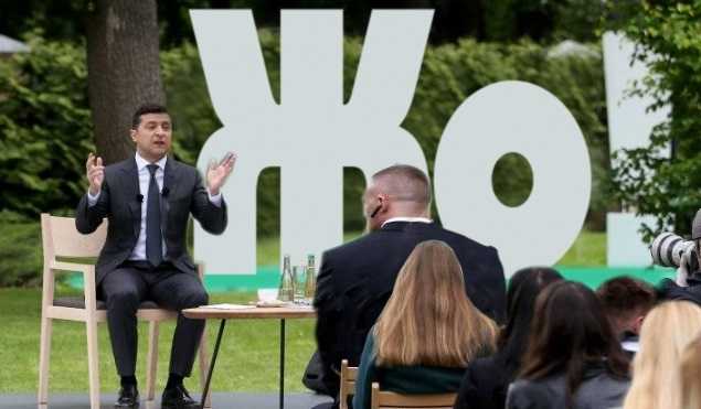 Уже инфицирован властью: почему Зеленский собрался на второй срок