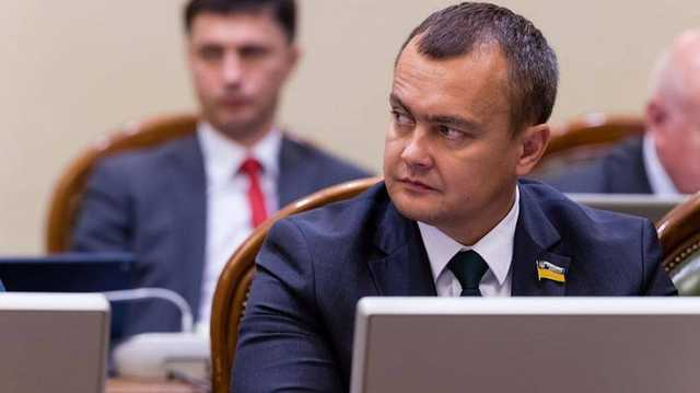 “Слуги народа” не будут уходить на карантин из-за зараженного депутата