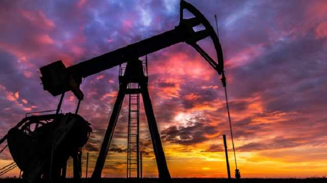 Нефть Brent подешевела из-за напряженности между США и Китаем