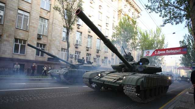 Окупанти проведуть у Криму 3 військові паради до Дня Перемоги