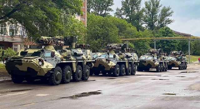 ВСУ получили пять новых БТРов от “Укроборонпрома”