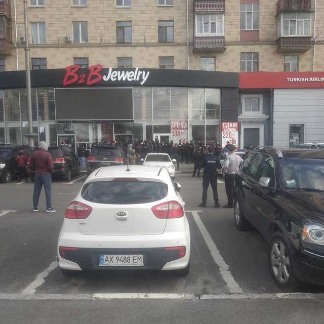 Финансовая пирамида B2B Jewelry афериста Николая Гонты перестала выплачивать деньги: вкладчики Харькова отомстили