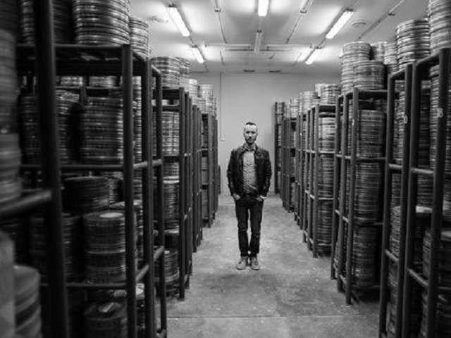 Довженко-центр зазнав руйнівного удару прицільною авіабомбою