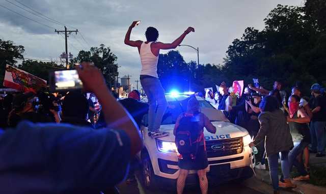 США накрыли массовые беспорядки из-за гибели афроамериканца