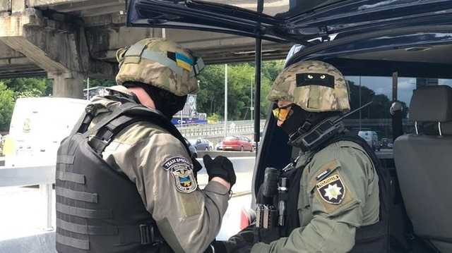В Киеве ввели спецоперацию из-за угрозы взорвать мост Метро в Киеве