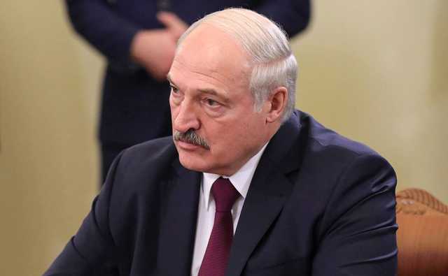Лукашенко накануне выборов предупредил, что “майданов в Беларуси не будет”