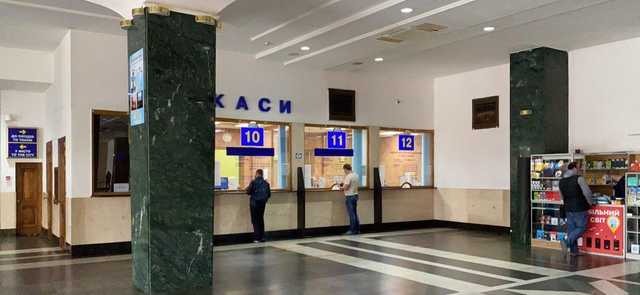 "Укрзалізниця" запустила поезда дальнего следования и подняла цены