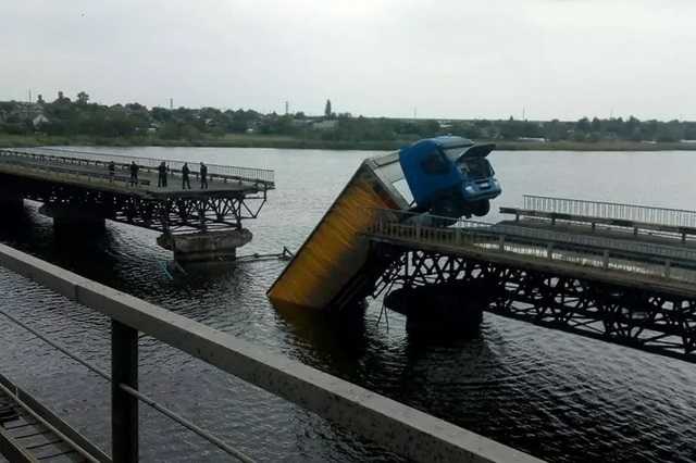 Под Никополем не удалось запустить понтонную переправу вместо рухнувшего моста