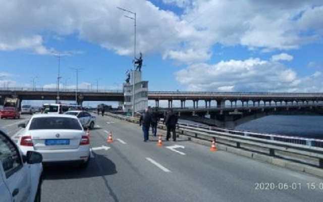 Геращенко рассказал, какое обвинение выдвинут "минеру" моста Метро в Киеве