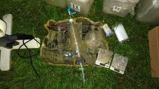 Полиция нашла подпольный цех, где производили 30 кг метадона каждый месяц