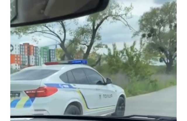 В Украине патрульная полиция начала ездить на BMW