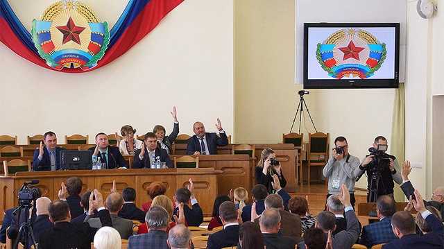 Террористы "ЛНР" сделали русский единственным государственным языком