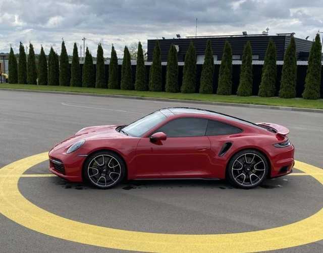 Украинец купил автомобиль за 7,2 млн гривен