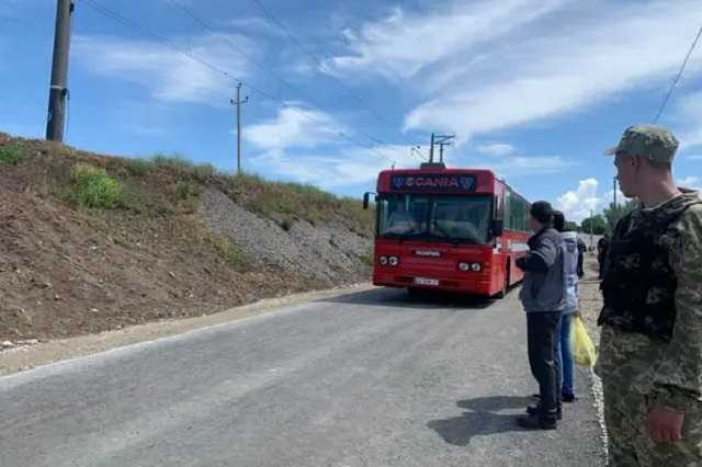 На Днепропетровщине открыли движение по переправе возле рухнувшего моста