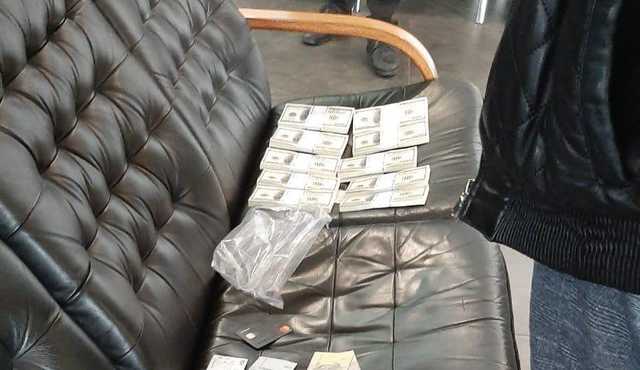 Стала відома особа прокурора, який за 100 тисяч доларів обіцяв "дах" банкірам