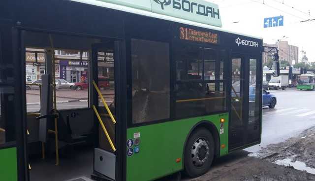 В Харькове расстреляли троллейбус с пассажирами