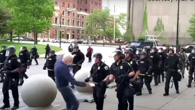 В США вспыхнули новые скандалы из-за жестких действий полиции