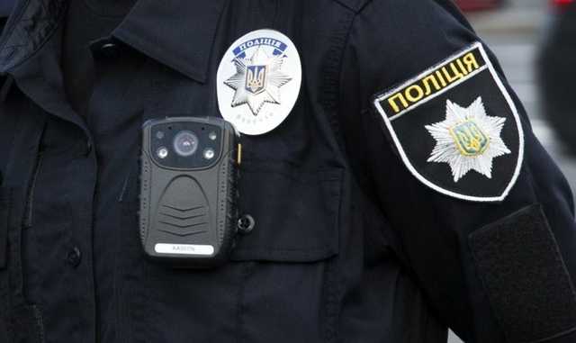 Суд арештував 7 поліцейських із Павлограда, яких підозрюють у наркоторгівлі