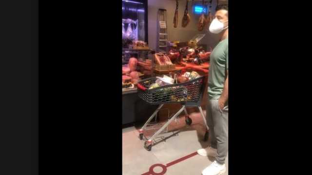 Зеленского заметили в мясном отделе супермаркета после велопрогулки
