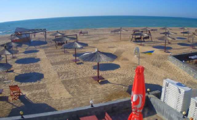 Купальный сезон открыт: появились интересные фото из курортной Кирилловки