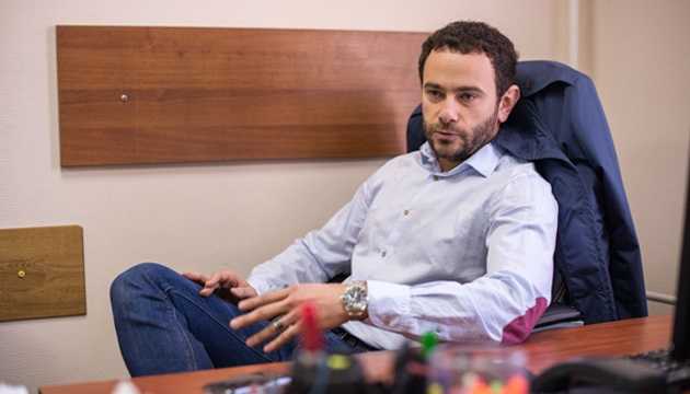 “Слуга народа” Дубинский в ответ на обвинения Лещенко назвал его “тупым долб**бом”