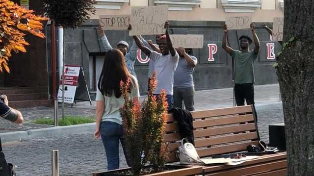 "Свободовец" из Тернополя требует депортировать африканцев, протестующих против расизма