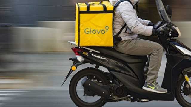 Журналіст: Кур’єри "Glovo" і "Ракета" поводяться на дорозі, наче інопланетяни