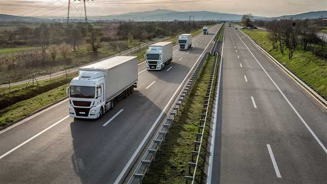 У Києві через спеку обмежили рух великих вантажівок