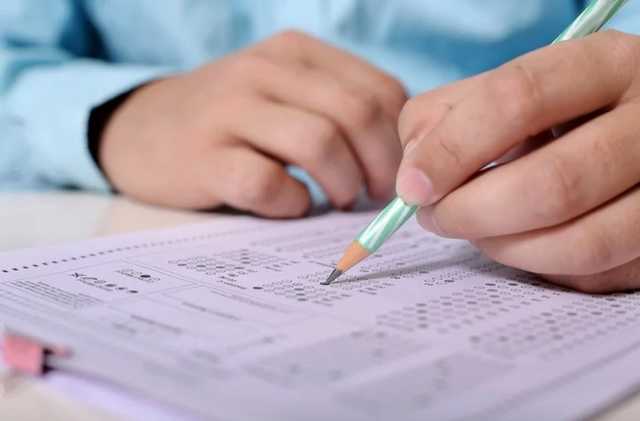 Хабарі, корупція та ще більша "втеча розумних". До чого призведе відміна ЗНО