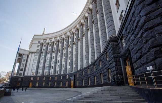 Кабмин предложил наказывать лишением свободы вовлечение детей в вооруженные формирования