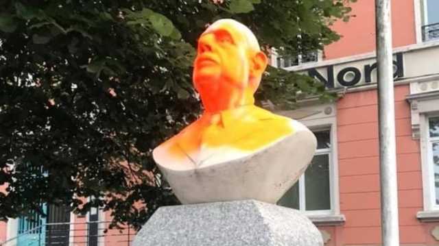 Во Франции облили краской памятник генералу де Голлю