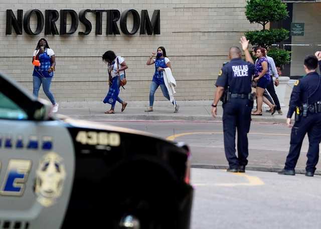 У торговельному центрі в Техасі сталася стрілянина: є поранений