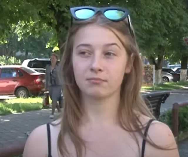 Стояла на коленях и умоляла: на Закарпатье полицейская жестоко избила девушку