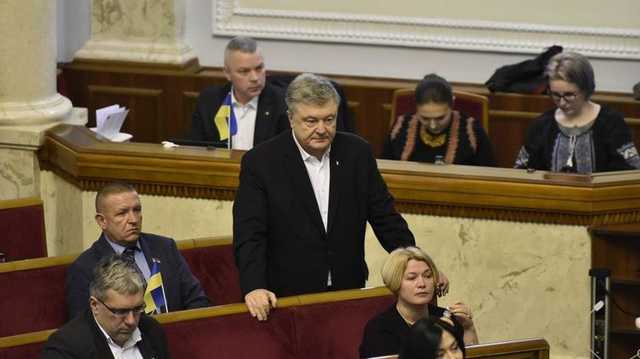 Порошенко ждут в Печерском суде для избрания меры пресечения