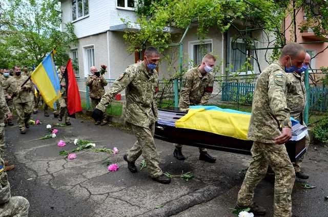 Парамедика "Артистку" на Ивано-Франковщине провели в последний путь