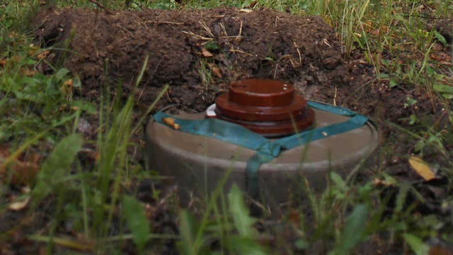 На Донбассе двое воинов ВСУ ранены разрывом мины, – штаб ООС