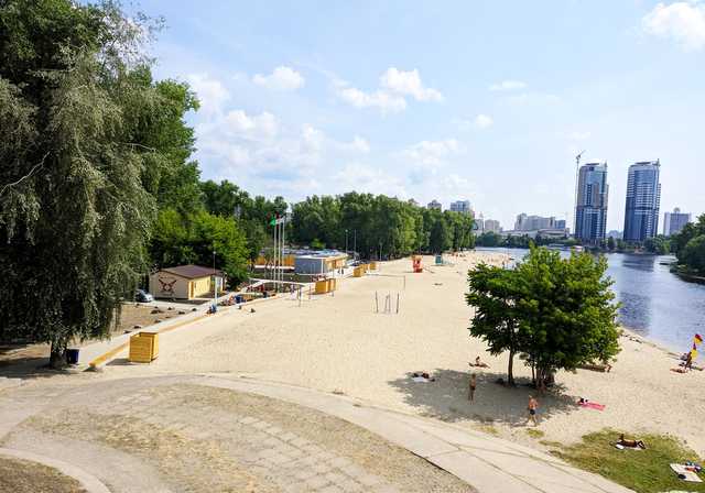 У Києві відкрили пляжі