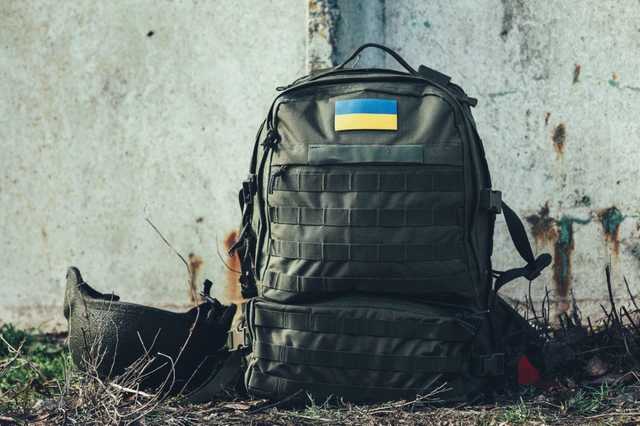 Участникам ООС теперь выдают пластмассовые медали