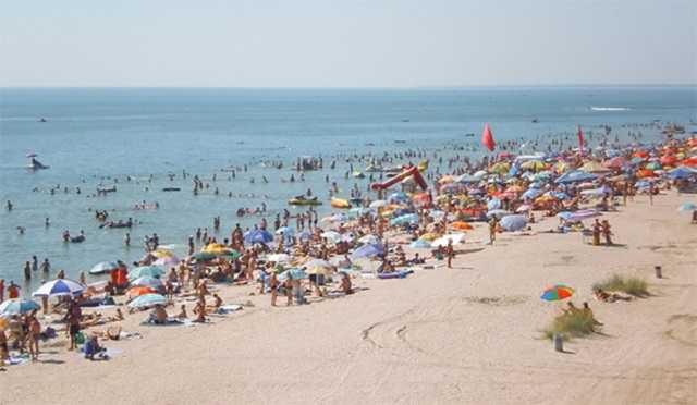 Какая дистанция? В сети показали видео "забитой" отдыхающими Кирилловки