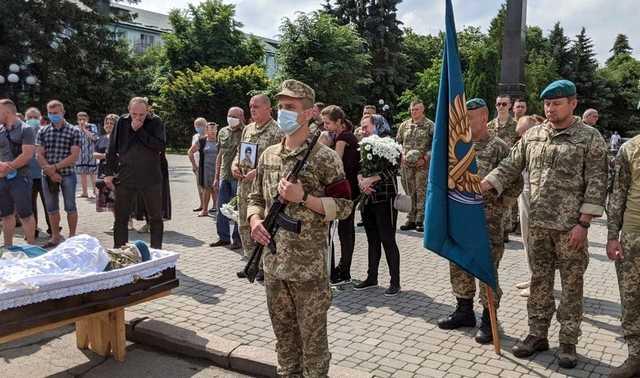 На Волыни попрощались с морпехом Ильей Струком, погибшим на Донбассе