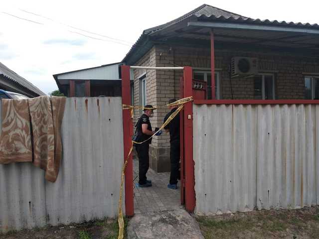 У Луганській області стався вибух невідомого пристрою у будинку: загинули двоє людей