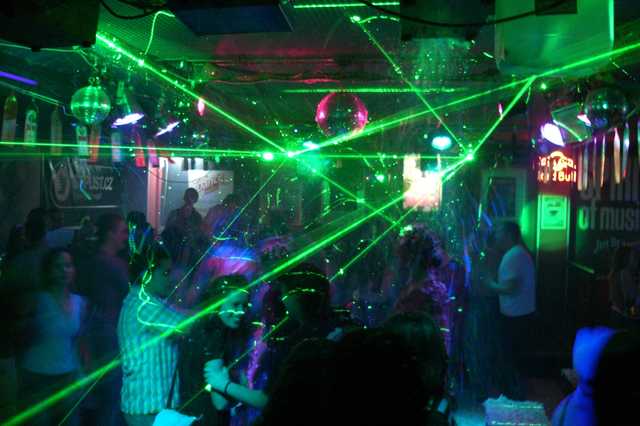 В Киеве провели рейды по ночным клубам: против двух заведений открыли уголовные дела